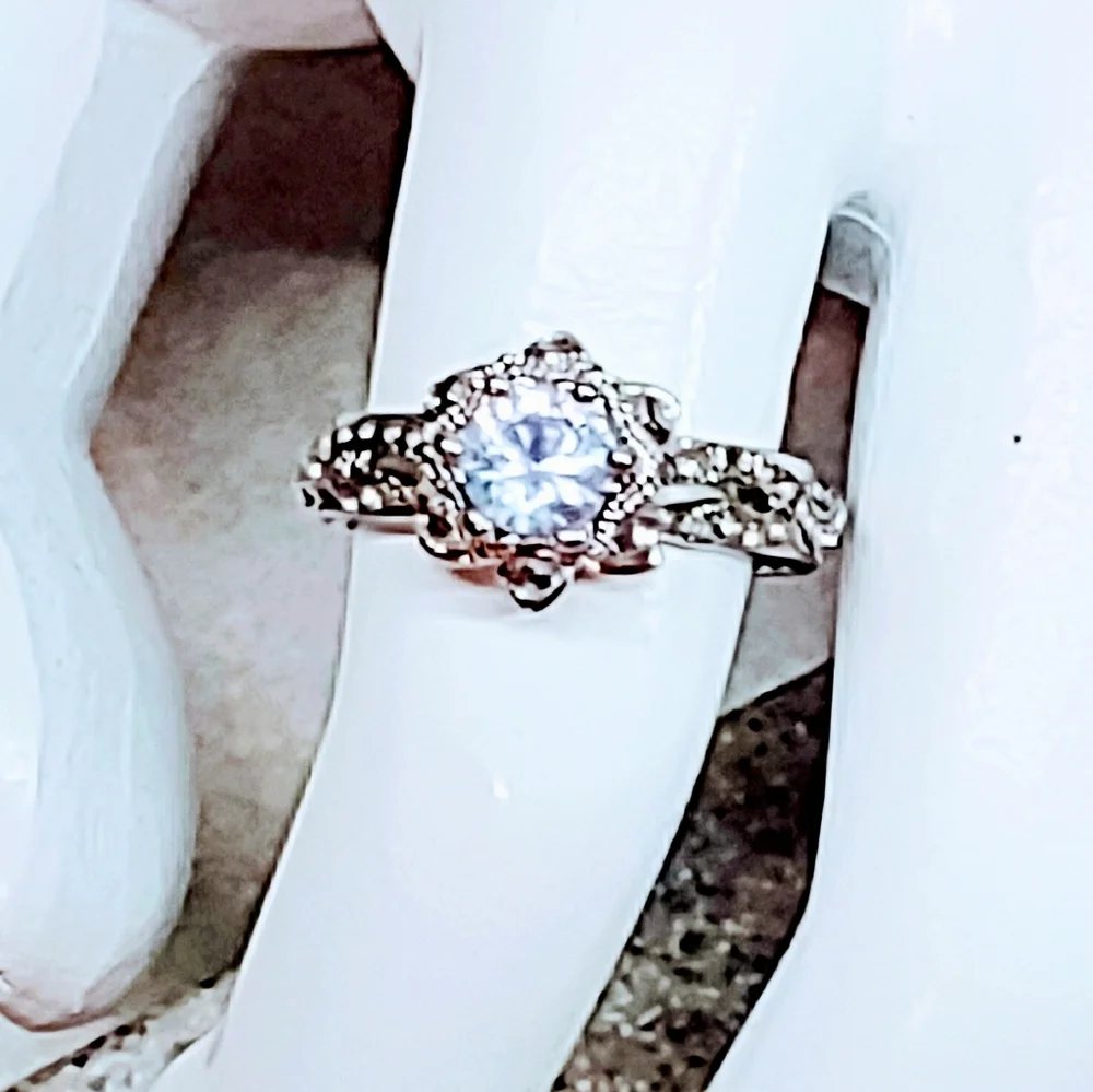 VICTORIAN STYLE RHODIUM PLATED STAINLESS STEEL CZ RING WOMEN'S SIZE 7 - Picture 1 of 6